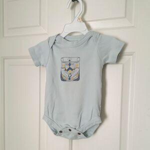 3/$15 Finn + Emma short sleeve onesie 9-12